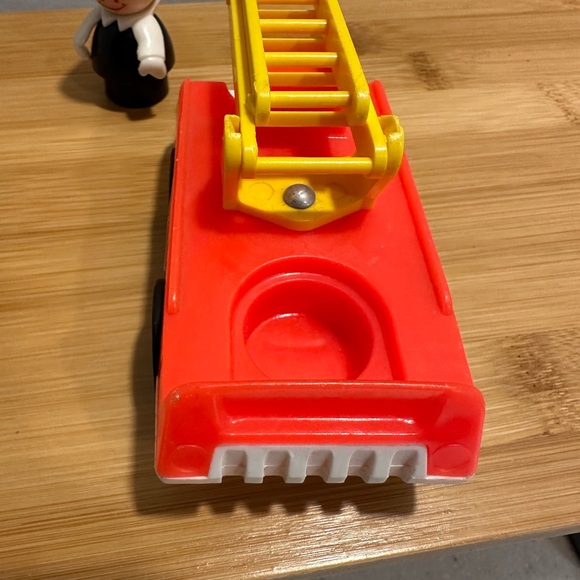 Vintage Fisher Price Little People Fireman and Fire Engine Truck! Village Toys! - Picture 11 of 13
